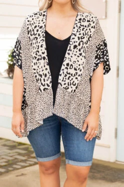 Graceful Charm Kimono, Off White -Chic Soul Store GracefulCharmKimono OffWhite 0772