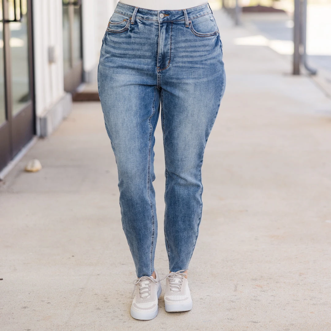 Judy Blue: Time's Up Jeans, Medium 3 Judy Blue: Time's Up Jeans, Medium