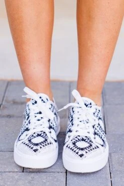 Morning Light Platform Sneaker, Black-White 12 Morning Light Platform Sneaker, Black-White -Chic Soul Store MorningLightPlatformSneaker Black White 3