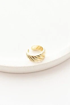 Paris Getaway Ring, Gold 8 Paris Getaway Ring, Gold -Chic Soul Store ParisGetawayRing Gold 2