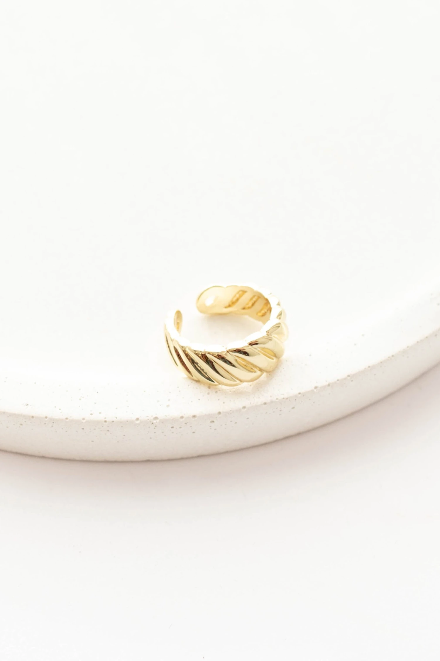 Paris Getaway Ring, Gold 5 Paris Getaway Ring, Gold - Image 3