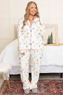 Snow Wishes Long Sleeve Pajama Top, White -Chic Soul Store SnowWishesLongSleevePajamaTop White6