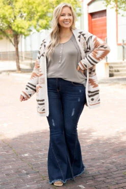 Snowy Pines Cardigan, Cream -Chic Soul Store SnowyPinesCardigan Cream 9967