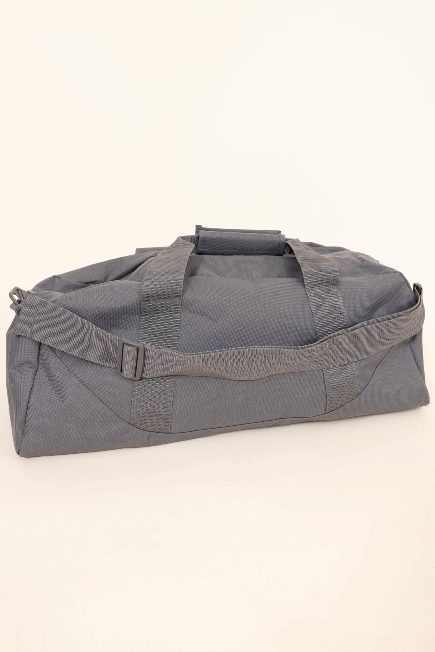 Stuff Me Duffle Bag, Charcoal 6 Stuff Me Duffle Bag, Charcoal - Image 4