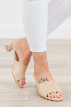 Turn The Lights Back On Heels, Nude