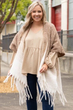 Type Of Elegance Poncho, Mocha