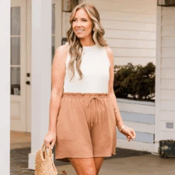 Weekend Wardrobe Short, Light Mocha