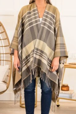 Woolen Whisper Poncho, Gray -Chic Soul Store WoolenWhisperPoncho Gray 3
