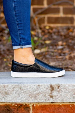 Grand Prize Slides, Black-White 9 Grand Prize Slides, Black-White -Chic Soul Store camelneck 26